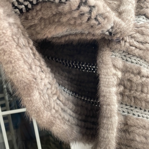 Belle Fare Chunky Knit Real Iris Mink Fur Silver Fox Collar Vest preowned - Picture 10 of 13